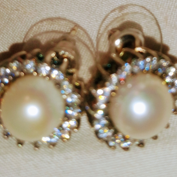 Beautiful ladies freshwater pearl earrings - Picture 1 of 1